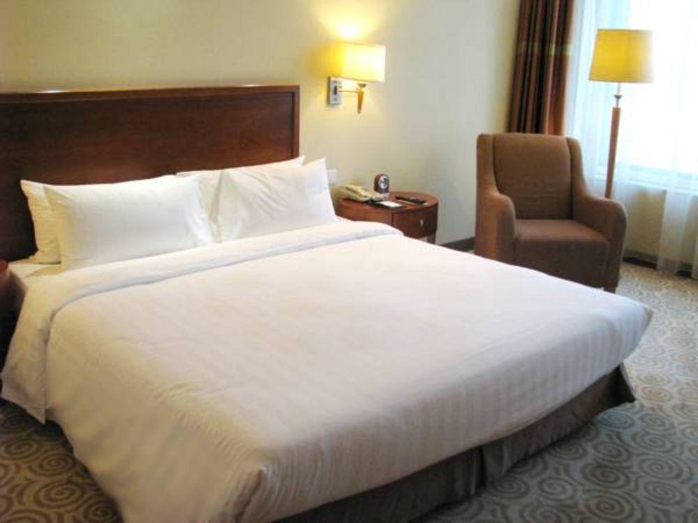 Hotel Equatorial Qingdao Exterior foto