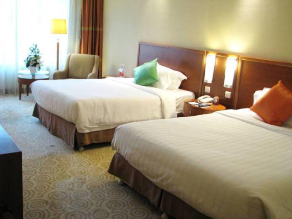 Hotel Equatorial Qingdao Exterior foto