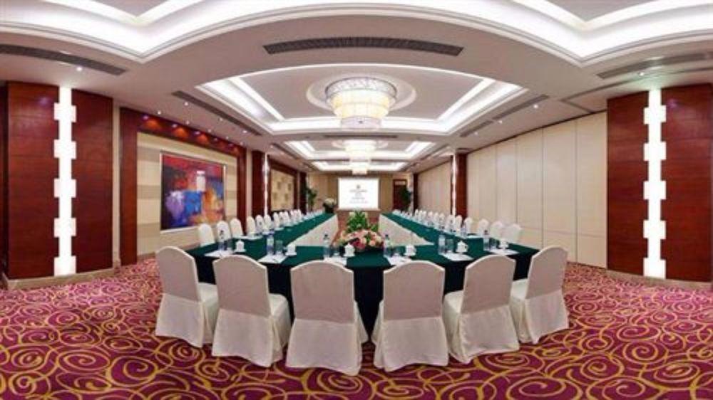 Hotel Equatorial Qingdao Exterior foto