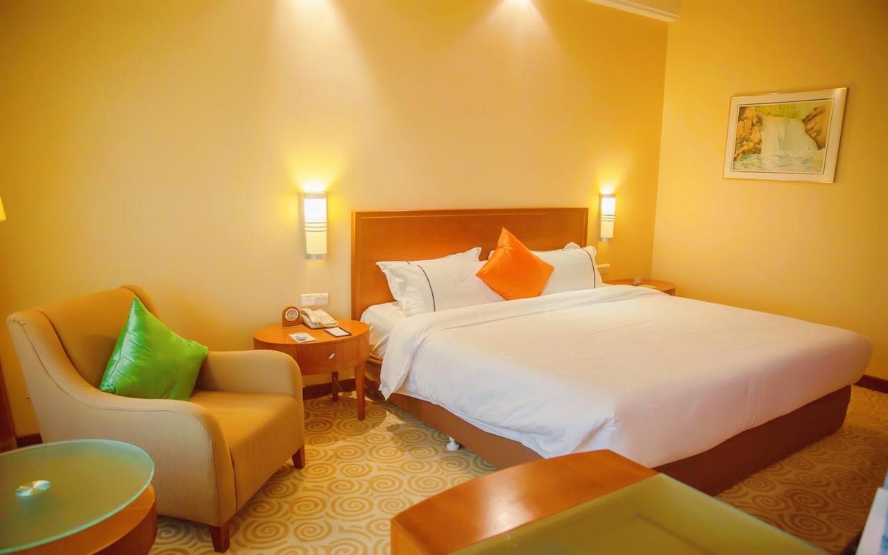 Hotel Equatorial Qingdao Exterior foto