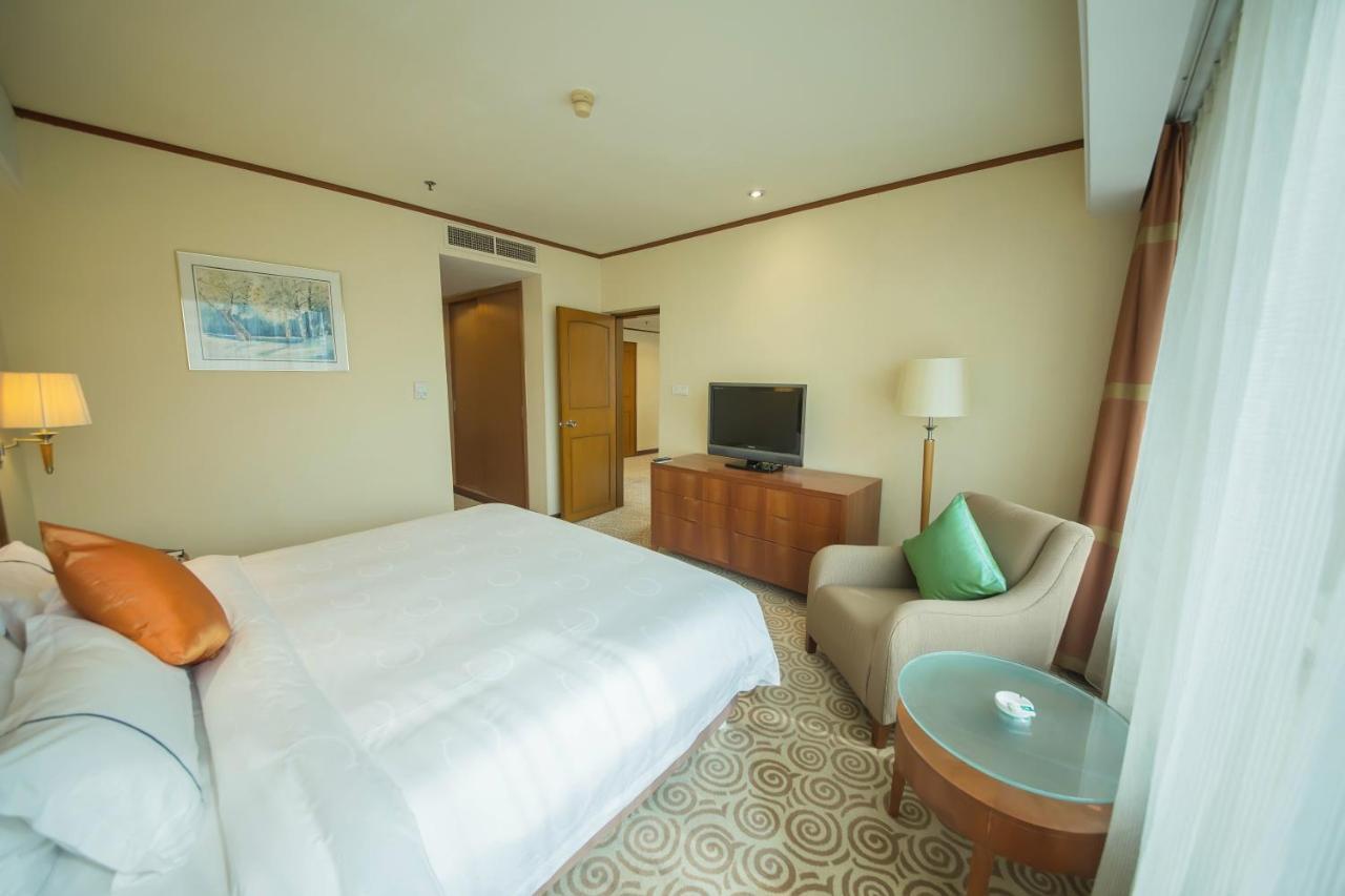 Hotel Equatorial Qingdao Exterior foto